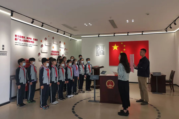 上海浦東：情景模擬課入校園，<br>全過(guò)程人民民主入腦入心