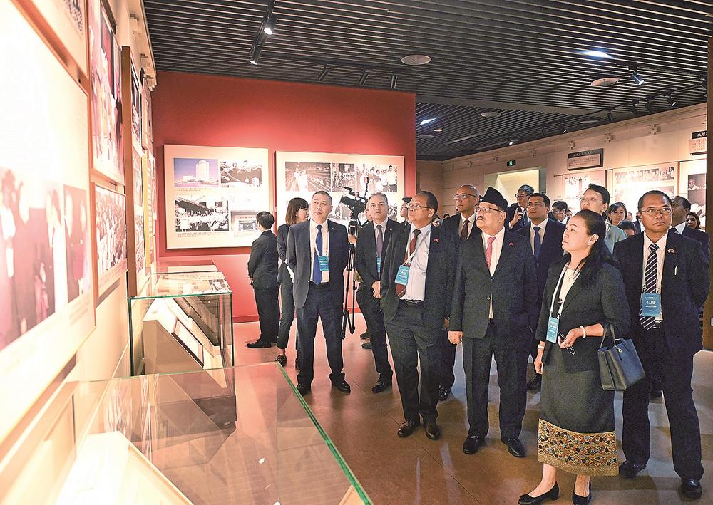 王東峰出席&ldquo;駐華使節(jié)進(jìn)政協(xié)&rdquo;活動(dòng)