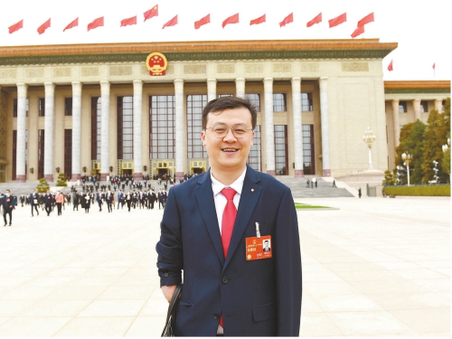  全國(guó)人大代表賈紅光：讓體育之光照亮更多人